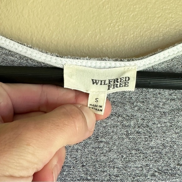 Aritzia Wilfred Free Gray Tunic Sweater - Picture 4 of 4